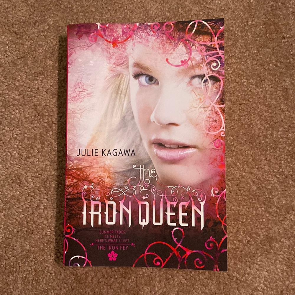 The Iron Queen Book (paperback)